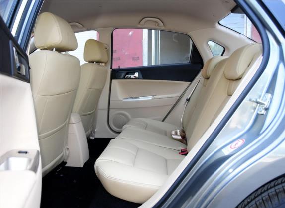 中华H330 2013款 1.5L 自动舒适型 车厢座椅   后排空间