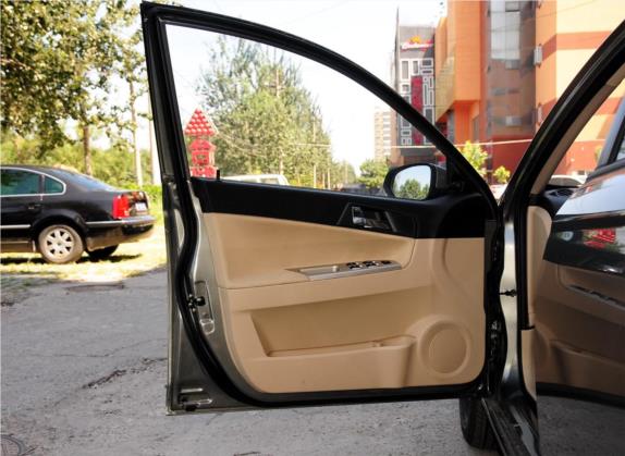 中华H330 2013款 1.5L 自动舒适型 车厢座椅   前门板