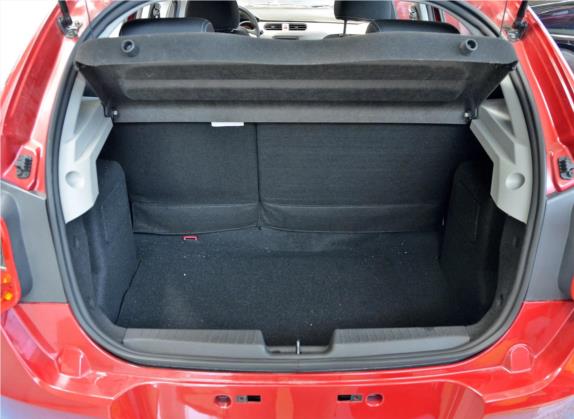 中华H220 2014款 1.5L AMT天窗型 车厢座椅   后备厢