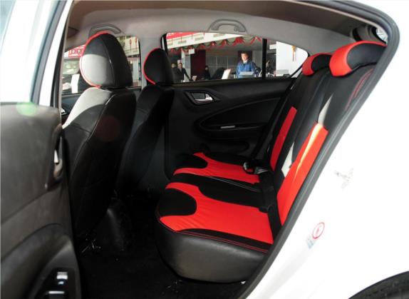 中华H220 2014款 1.5L 手动舒适型 车厢座椅   后排空间