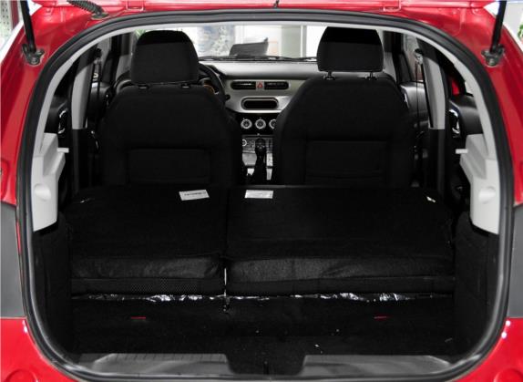 中华H220 2014款 1.5L 手动精英型 车厢座椅   后备厢