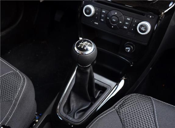 中华H220 2014款 1.5L 手动酷悦型 中控类   挡把