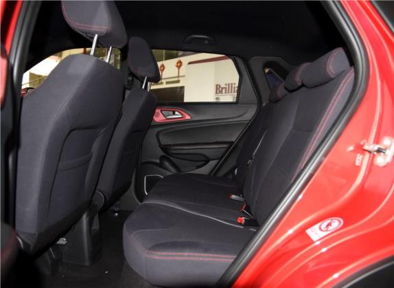 中华V3 2015款 1.5L 手动精英型 车厢座椅   后排空间