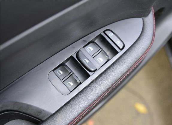 中华V3 2015款 1.5T 自动旗舰型 车厢座椅   门窗控制