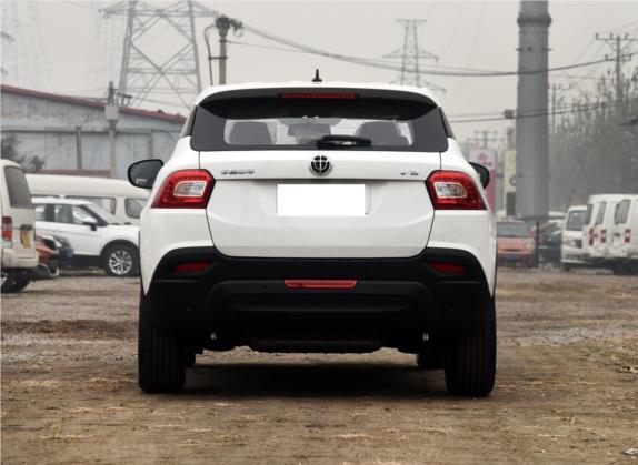 中华V3 2015款 1.5L 自动舒适型 外观   正后
