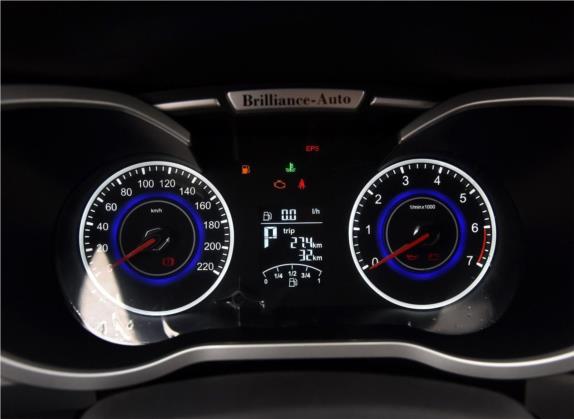 中华V3 2015款 1.5L 自动舒适型 中控类   仪表盘