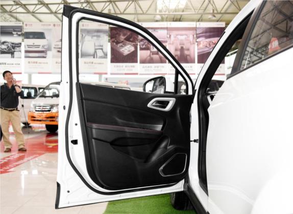 中华V3 2015款 1.5T 手动都市型 车厢座椅   前门板
