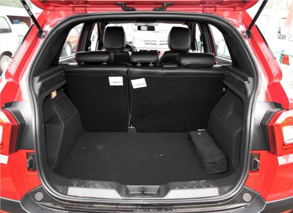 中华V3 2015款 1.5T 自动精英型 车厢座椅   后备厢