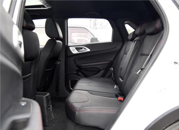 中华V3 2015款 1.5L 手动智能型 车厢座椅   后排空间