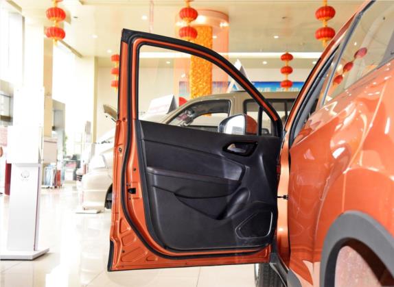 中华V3 2016款 1.5L 自动精英型 车厢座椅   前门板