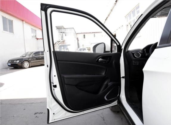 中华V3 2016款 1.5L 自动智能型 车厢座椅   前门板