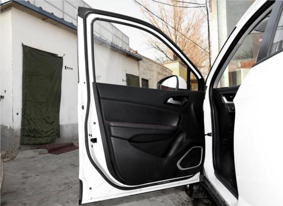 中华V3 2017款 1.5L 手动精英型 车厢座椅   前门板