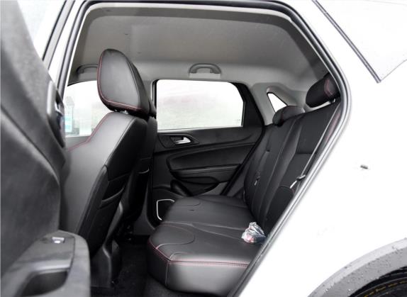 中华V3 2017款 1.5L 自动舒适型 车厢座椅   后排空间