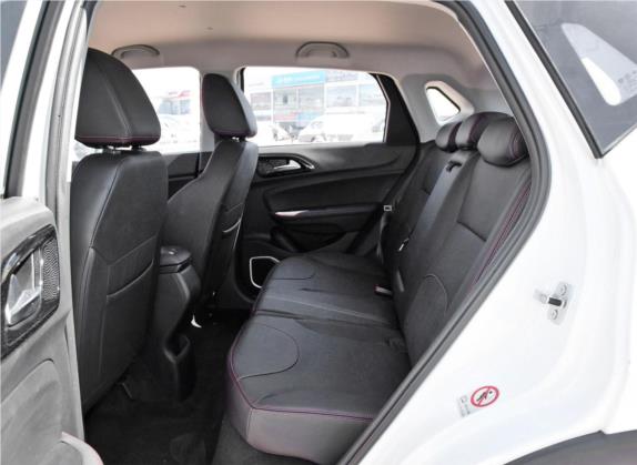 中华V3 2017款 1.5T 手动精英型 车厢座椅   后排空间