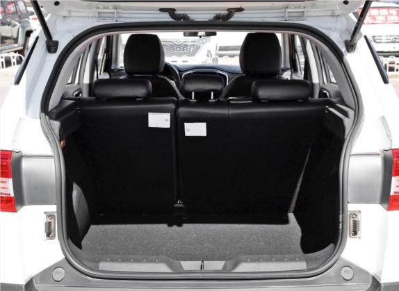 中华V3 2017款 1.5T 手动精英型 车厢座椅   后备厢