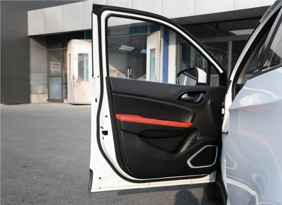 中华V3 2017款 1.5T 手动旗舰型 车厢座椅   前门板