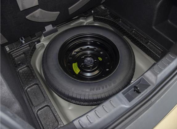 中华V3 2020款 运动款 1.6L 手动智能星空版 其他细节类   备胎