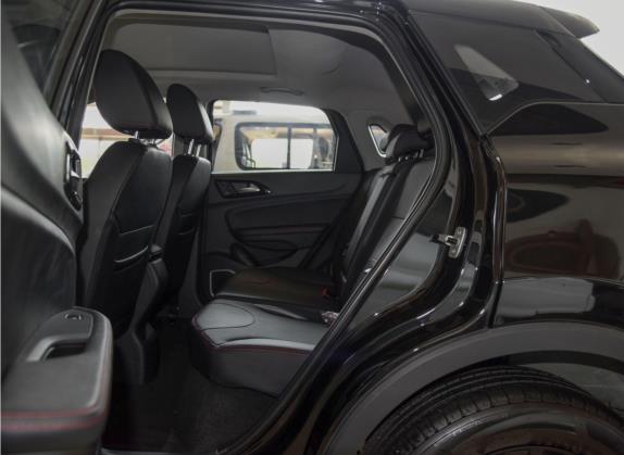 中华V3 2020款 运动款 1.6L 手动智能星空版 车厢座椅   后排空间