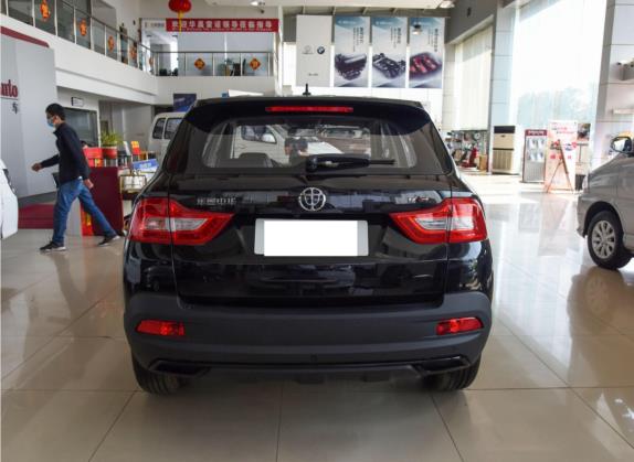 中华V3 2020款 运动款 1.6L 手动智能星空版 外观   正后