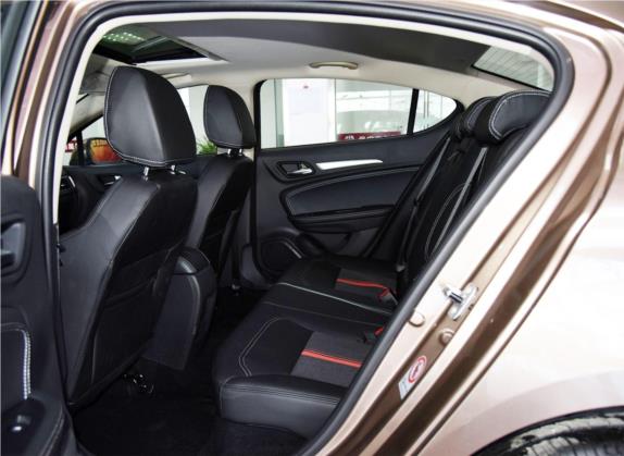 中华H3 2017款 1.5L 手动豪华型 车厢座椅   后排空间