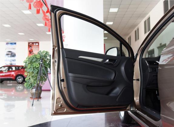 中华H3 2017款 1.5L 手动豪华型 车厢座椅   前门板