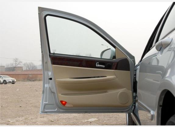 中华骏捷 2009款 Wagon 1.8L 手动豪华型 车厢座椅   前门板