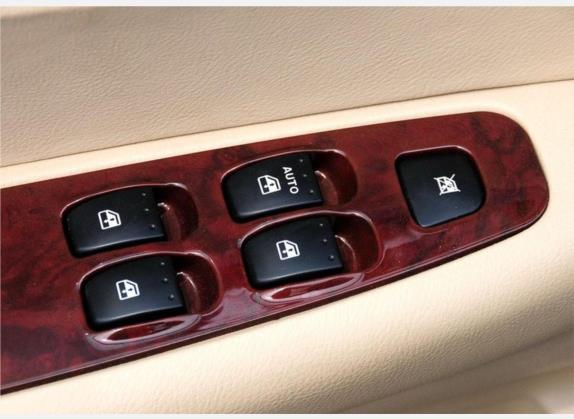 中华骏捷 2010款 1.6L 手动舒适型 车厢座椅   门窗控制