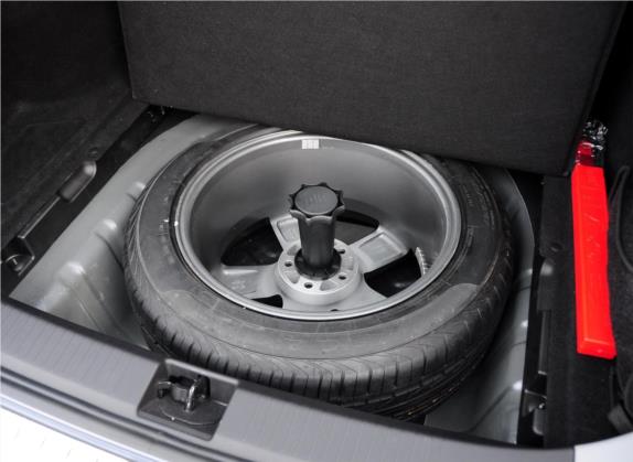 中华骏捷 2011款 Wagon 2.0L 手动豪华型 其他细节类   备胎