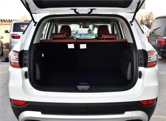 中华V6 2018款 1.5T 自动豪华型 车厢座椅   后备厢