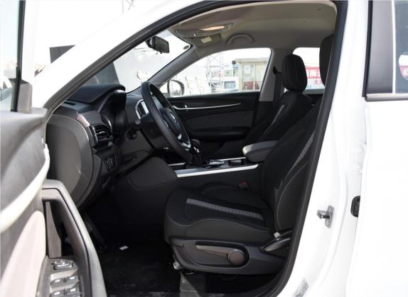中华V6 2018款 1.5T 手动精英型 车厢座椅   前排空间