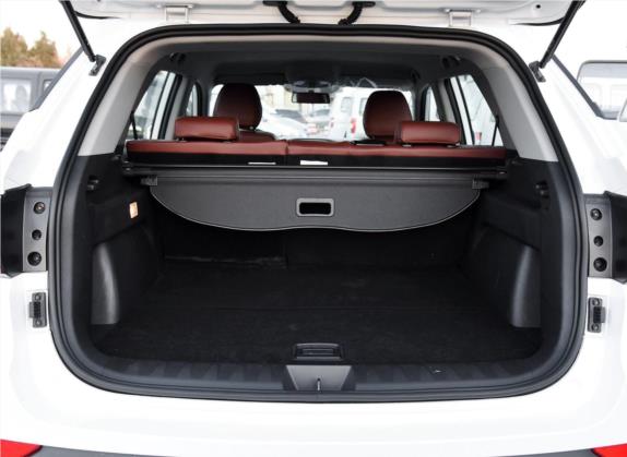 中华V6 2018款 1.5T 手动豪华型 车厢座椅   后备厢