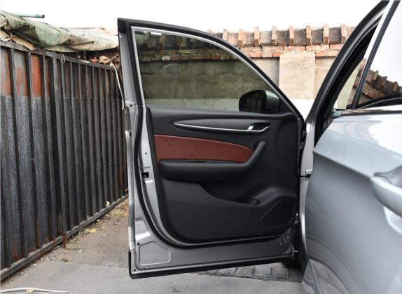 中华V6 2018款 1.5T 自动旗舰型 车厢座椅   前门板