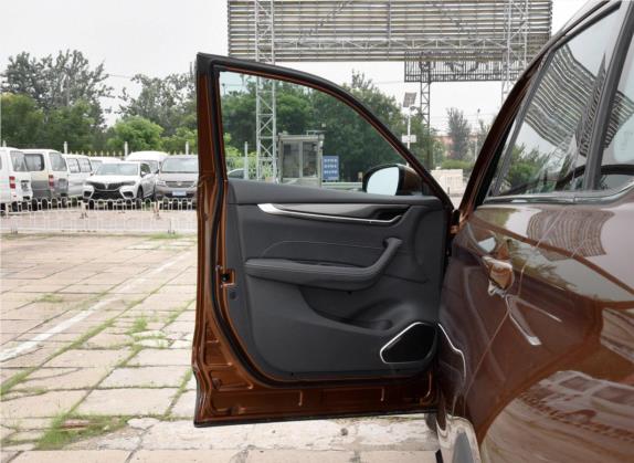 中华V7 2018款 280T 手动豪华型 5座 车厢座椅   前门板