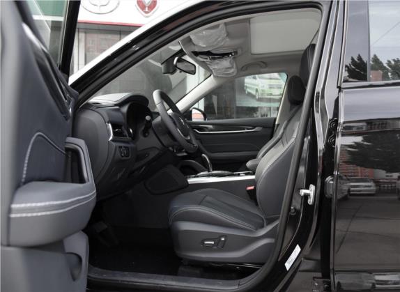 中华V7 2019款 运动款 300T 自动尊贵型 车厢座椅   前排空间