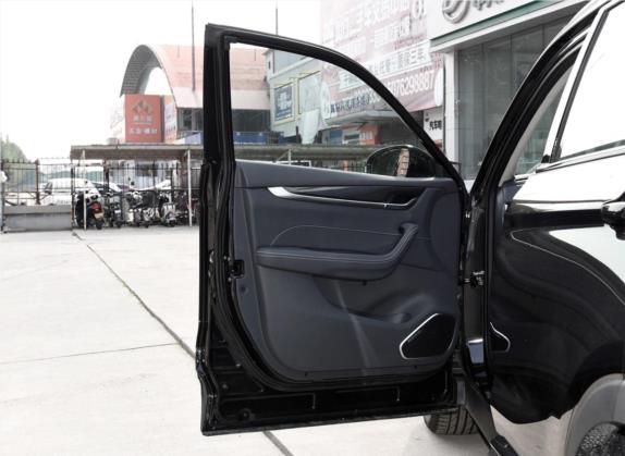 中华V7 2019款 运动款 300T 自动尊贵型 车厢座椅   前门板