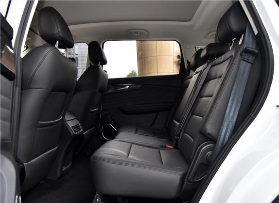 VGV U70 2020款 1.5T 自动智享豪华版 7座 车厢座椅   后排空间