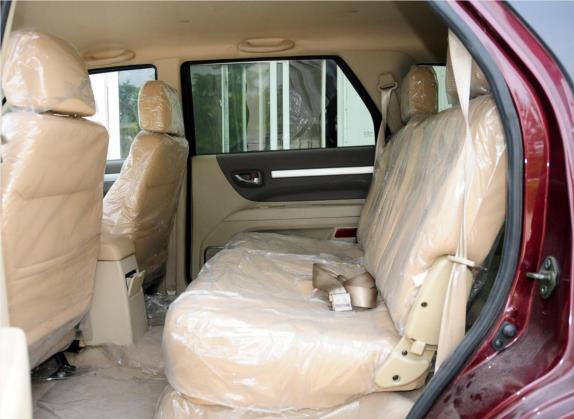 无限V5 2009款 2.4L 两驱豪华版 车厢座椅   后排空间