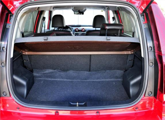 中兴GX3 2015款 1.5L 精英版 车厢座椅   后备厢