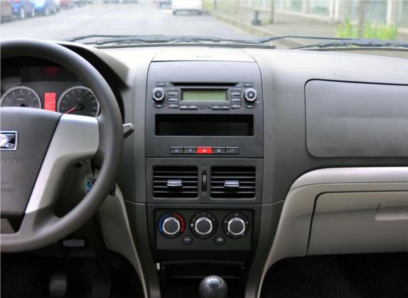 众泰Z200 2011款 1.3L 手动精英型 中控类   中控台