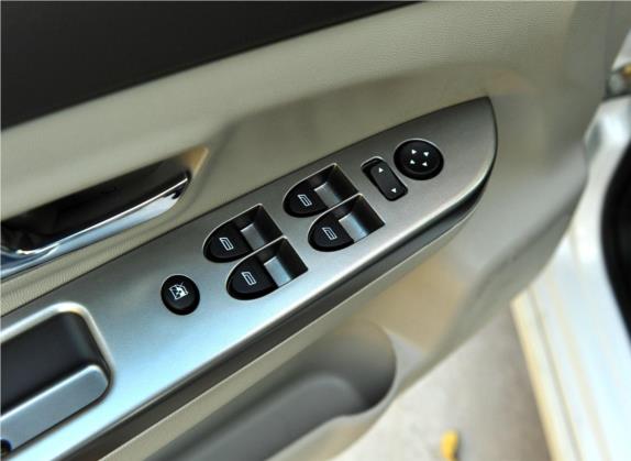 众泰Z200 2011款 1.5L 手动精英型 车厢座椅   门窗控制