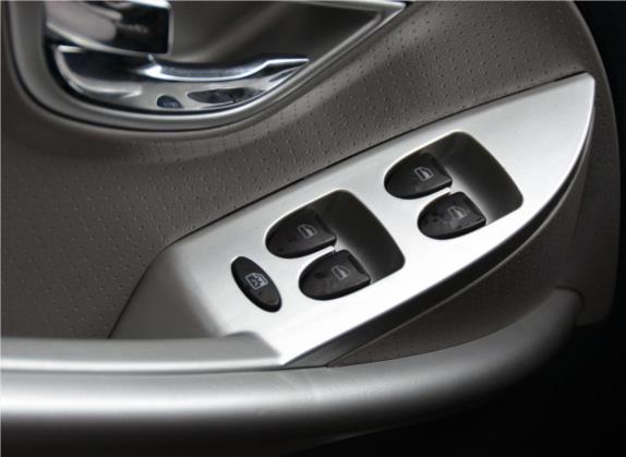 众泰Z200HB 2011款 1.5L 自动豪华型 车厢座椅   门窗控制