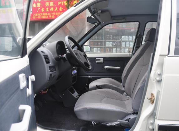 江南TT 2010款 0.8L 舒适型 车厢座椅   前排空间