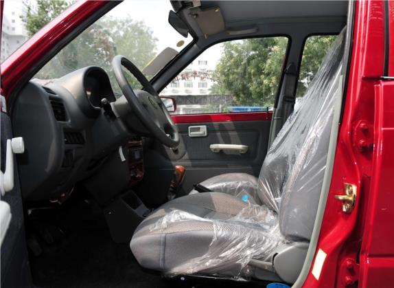 江南TT 2010款 0.8L 尊贵型 车厢座椅   前排空间