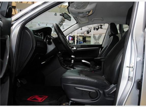 众泰T600 2014款 1.5T 手动尊贵型 车厢座椅   前排空间