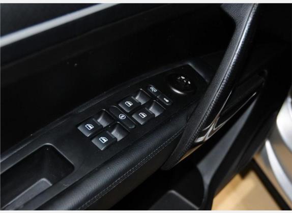众泰T600 2014款 1.5T 手动尊贵型 车厢座椅   门窗控制