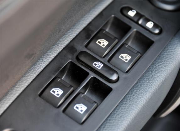 众泰T600 2014款 1.5T 手动豪华型 车厢座椅   门窗控制