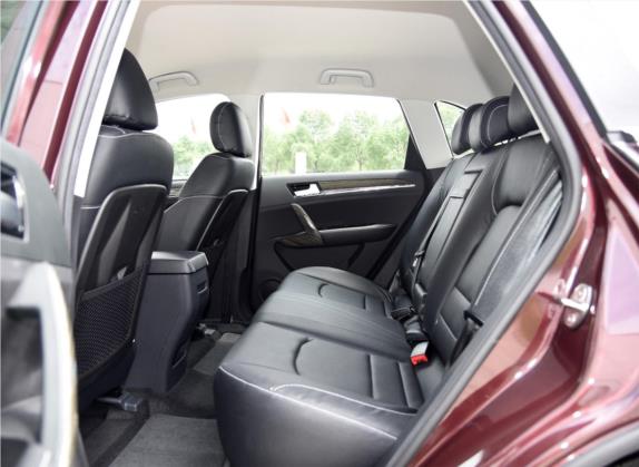 众泰T600 2015款 1.5T 手动豪华型 车厢座椅   后排空间