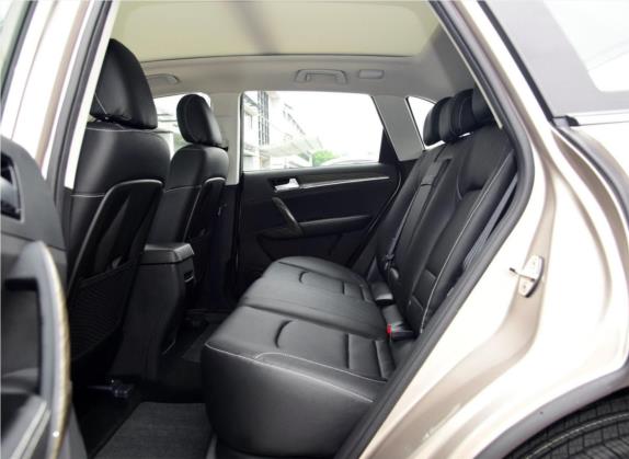 众泰T600 2015款 1.5T 手动尊贵型 车厢座椅   后排空间