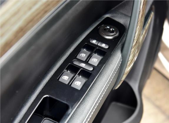 众泰T600 2015款 1.5T 手动尊贵型 车厢座椅   门窗控制
