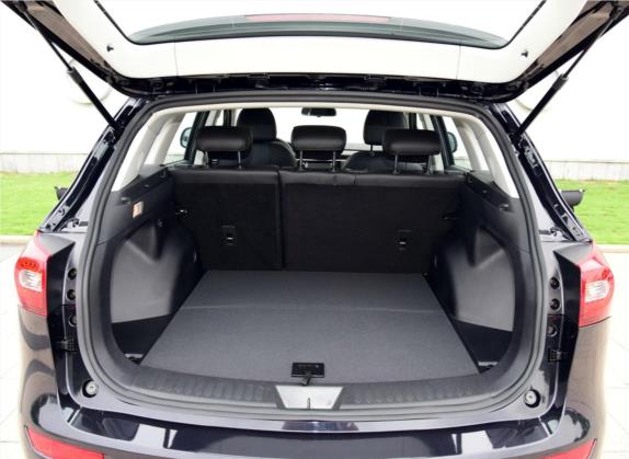 众泰T600 2015款 2.0T 手动尊贵型 车厢座椅   后备厢